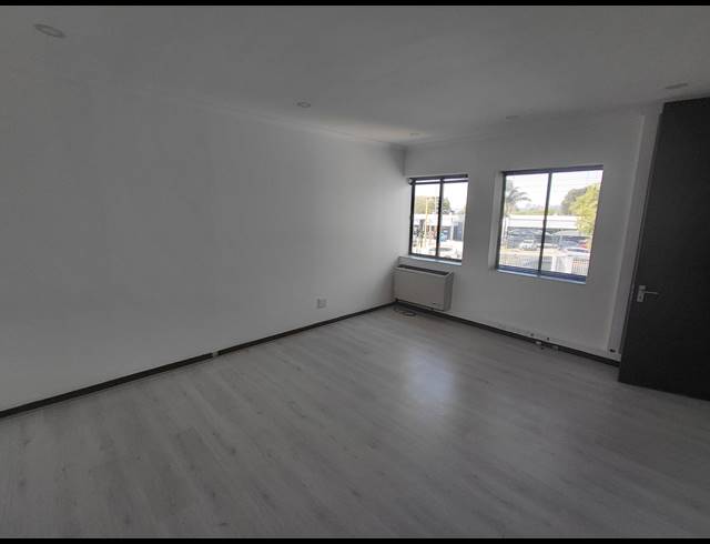 198M² OFFICE TO LET IN BRYANSTON